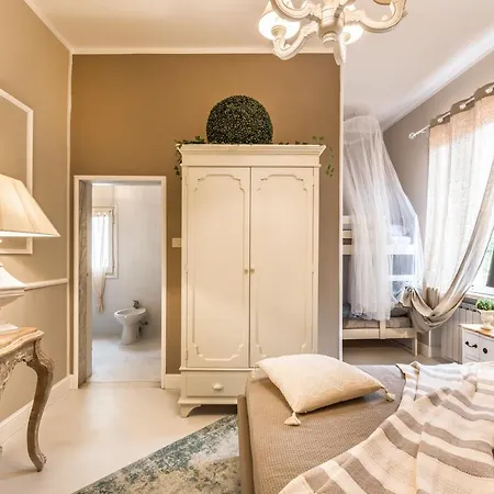 Apartament Moulin Rouge Lerici