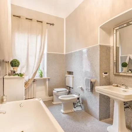 Apartament Moulin Rouge Lerici