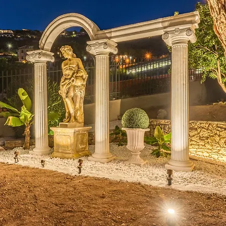 Moulin Rouge Appartement *