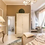 Apartment Moulin Rouge Lerici