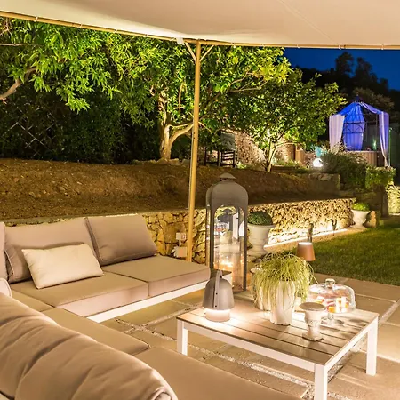 Moulin Rouge Apartment Lerici