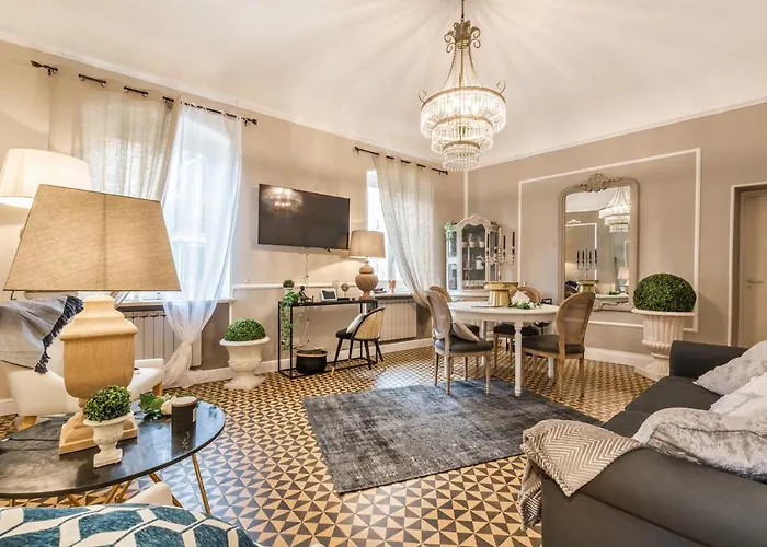 Moulin Rouge Apartman *