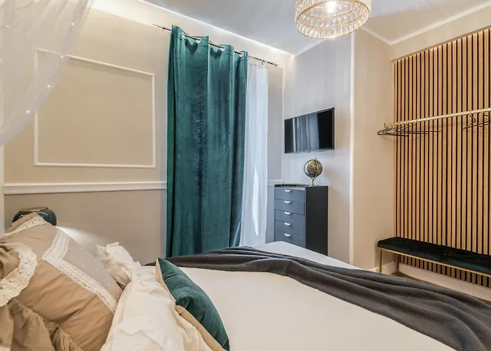 Moulin Rouge Apartman Lerici