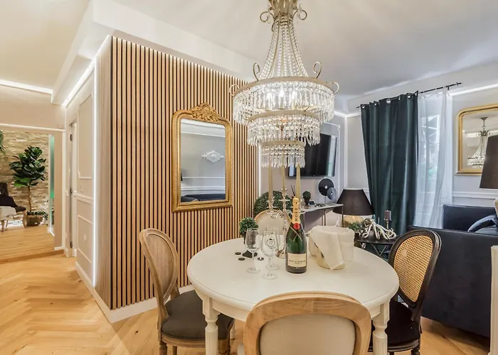 Moulin Rouge Apartman *